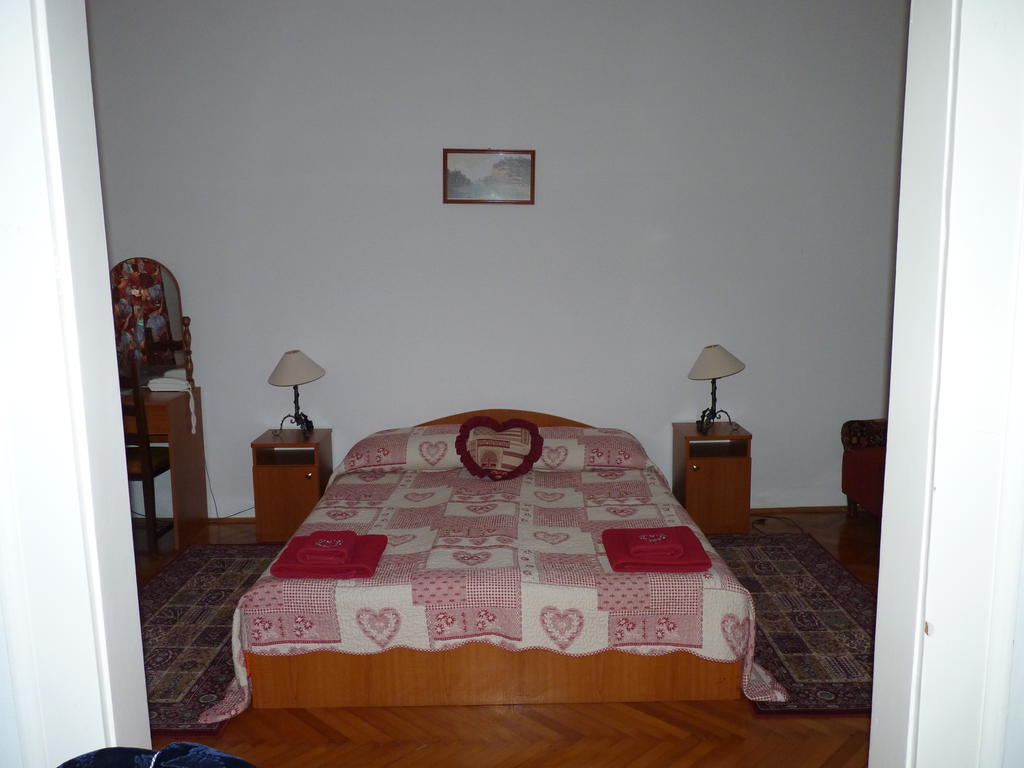 Kastélyszálló Szarkavár Kaposújlak Habitación foto